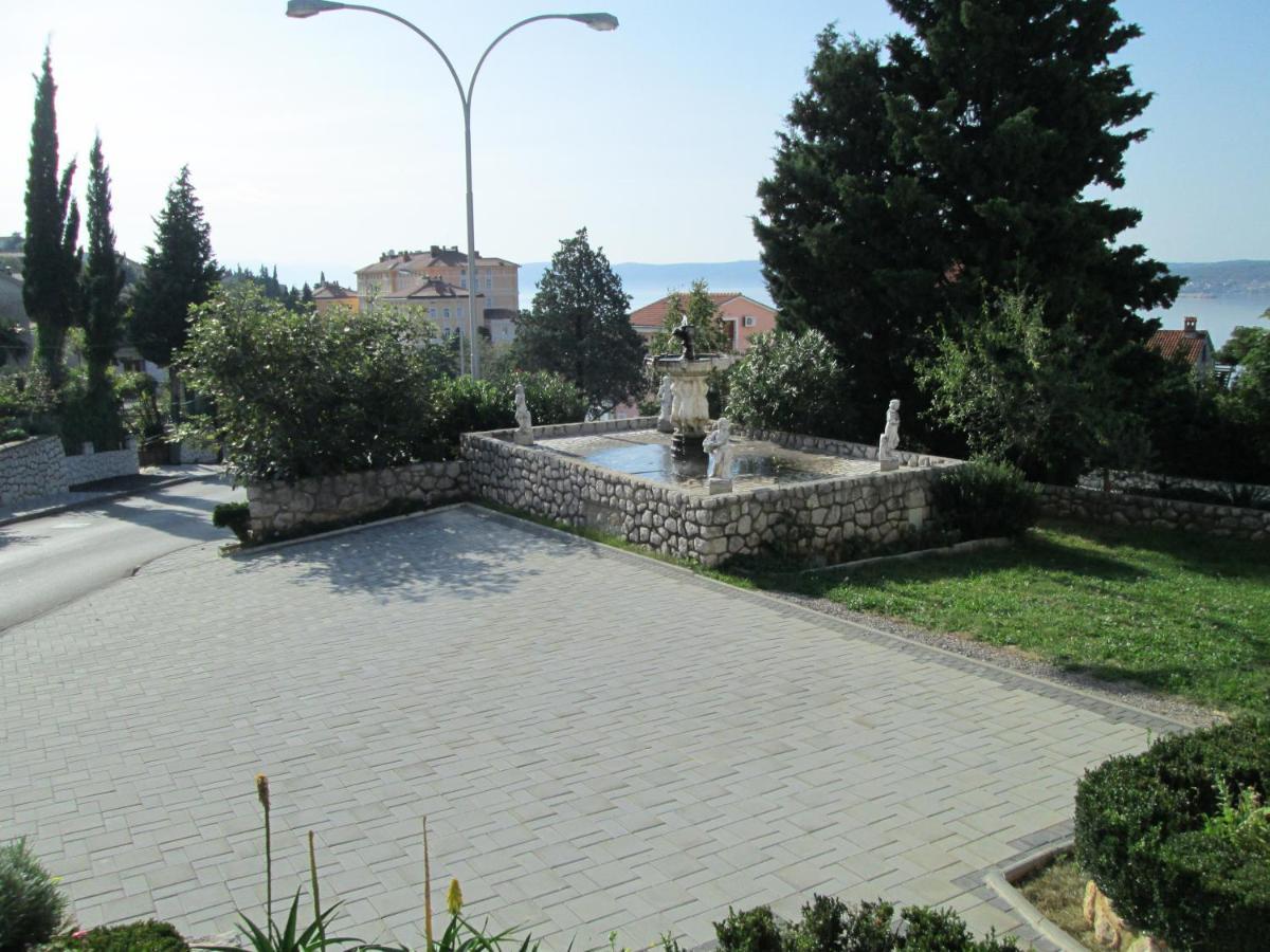 Pansion Klaudija Bed & Breakfast Crikvenica Exterior foto
