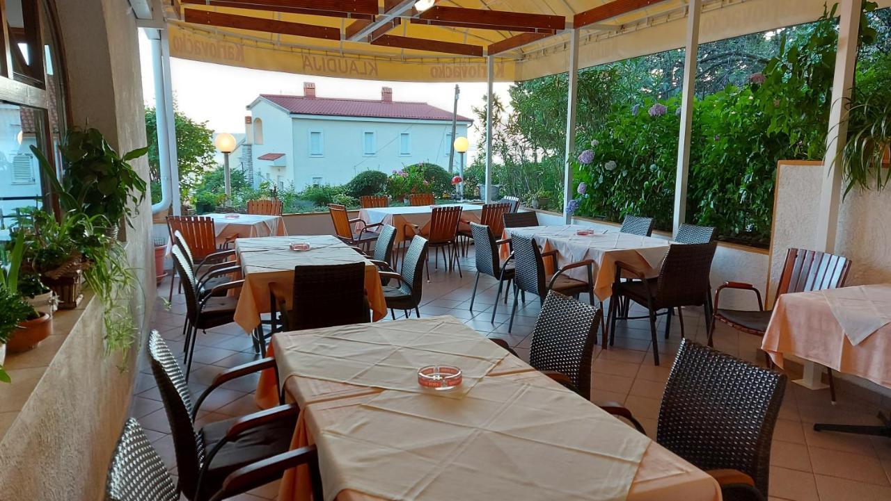 Pansion Klaudija Bed & Breakfast Crikvenica Exterior foto