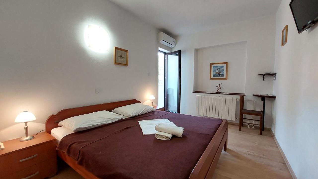 Pansion Klaudija Bed & Breakfast Crikvenica Exterior foto